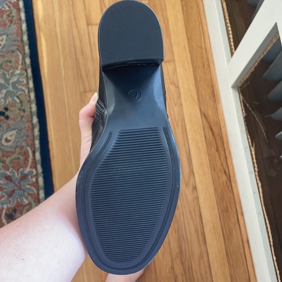 NWOT Size 7.5, tall black boats, below the knee height - Picture 5 of 5